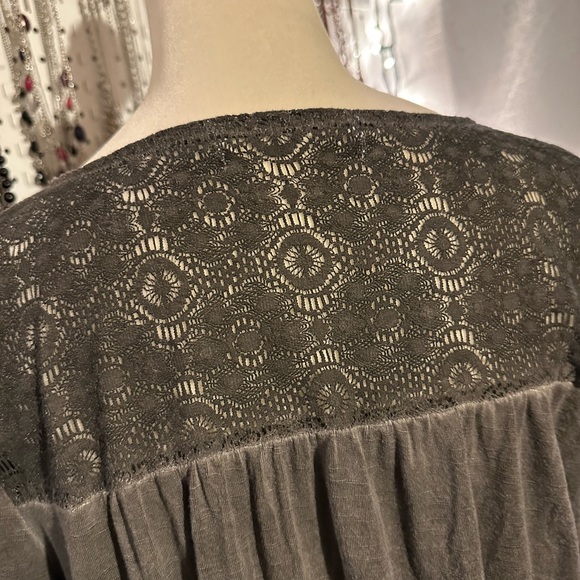 🎃3 for $15🎃Distressed Charcoal Heather Peasant Style Top Sz XL - Picture 6 of 7